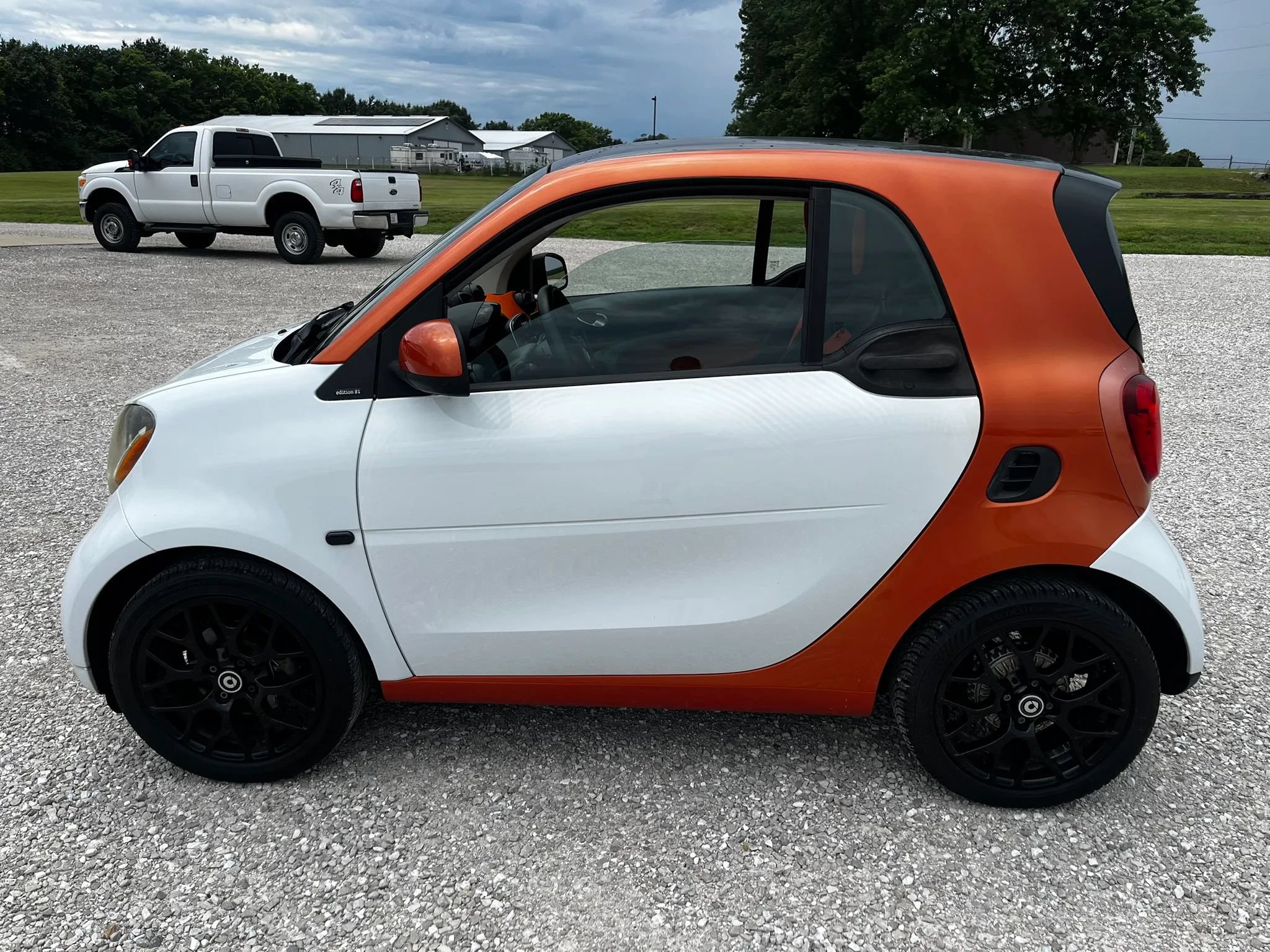 Used 2016 smart fortwo passion RWD image 6