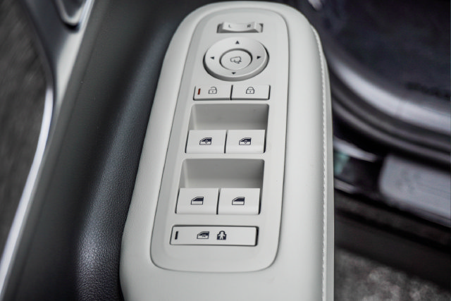 New 2027 Hyundai Santa Fe Limited FWD image 12