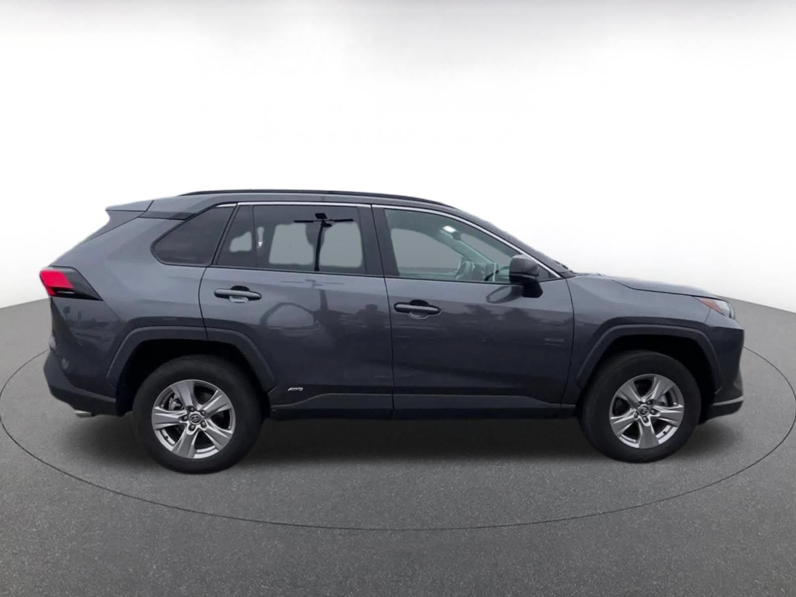 Used 2025 Toyota RAV4 LE AWD/4WD image 16