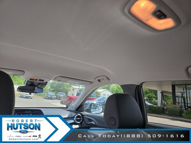 Used 2025 Chevrolet Trax LT w/ Driver Confidence Package FWD image 21