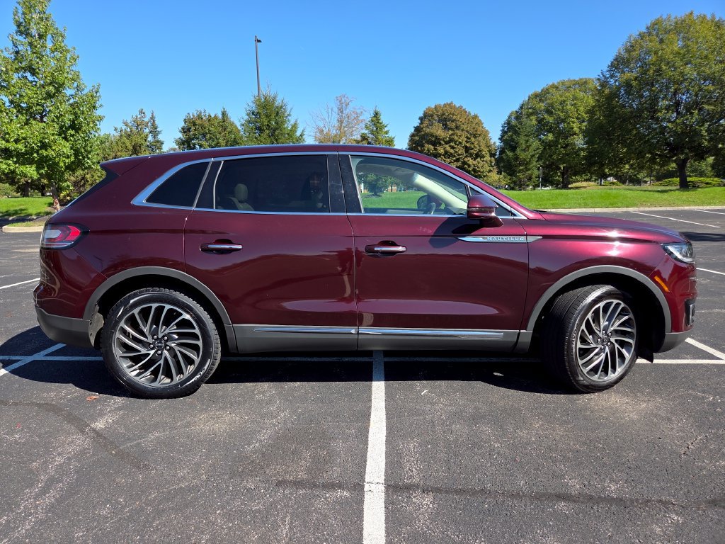 Used 2019 Lincoln Nautilus Reserve w/ Cargo Utility Package AWD/4WD image 27