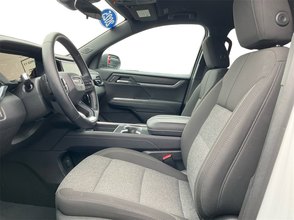 Used 2025 GMC Acadia Elevation image 24