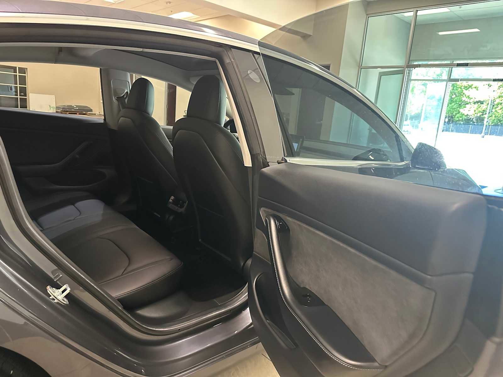 Used 2018 Tesla Model 3 Long Range RWD image 30