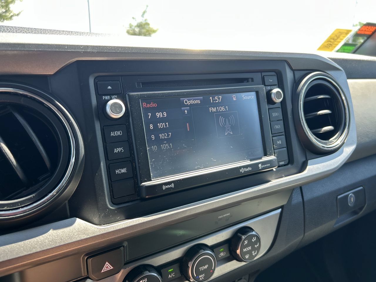 Used 2019 Toyota Tacoma SR5 AWD/4WD image 29