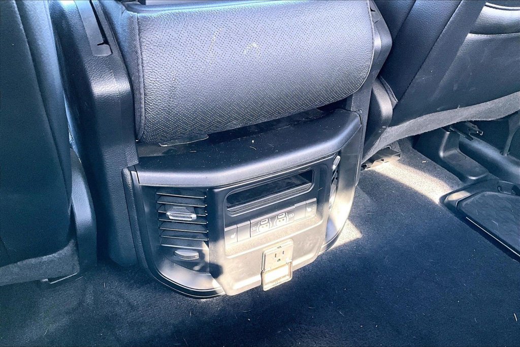 Used 2025 RAM 1500 Laramie AWD/4WD image 10