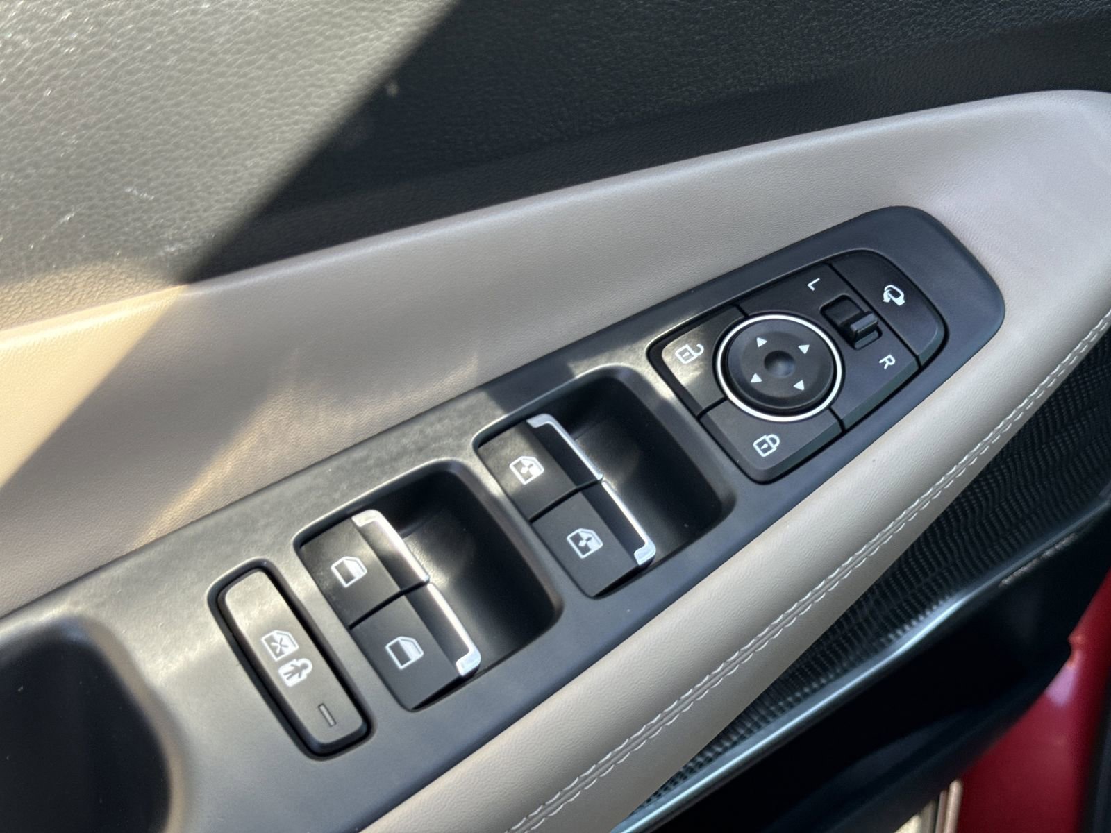 Used 2021 Hyundai Santa Fe Limited image 17