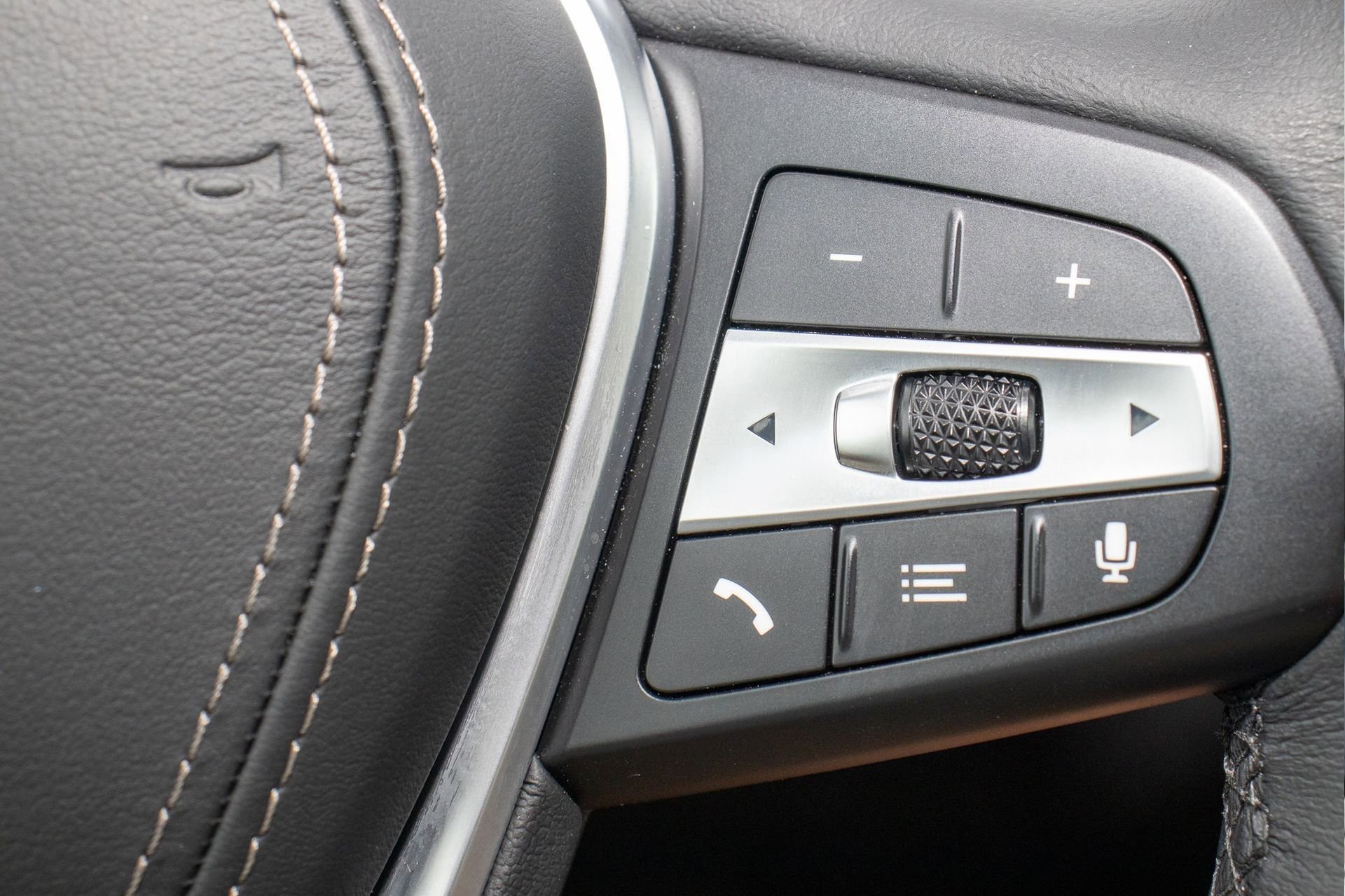 Used 2026 BMW X5 sDrive40i image 30