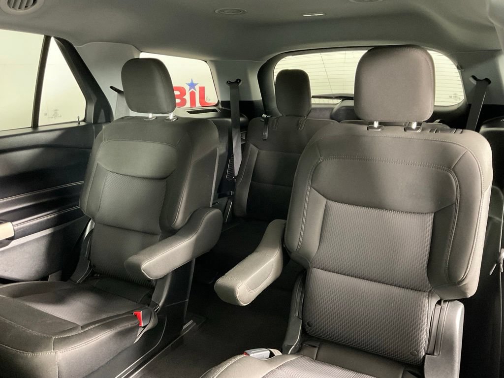 Certified 2022 Ford Explorer XLT RWD image 16