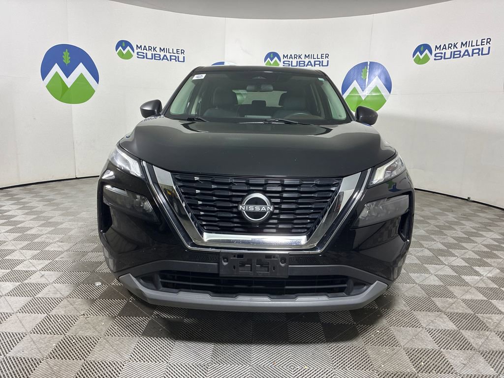 Used 2023 Nissan Rogue S AWD/4WD image 2