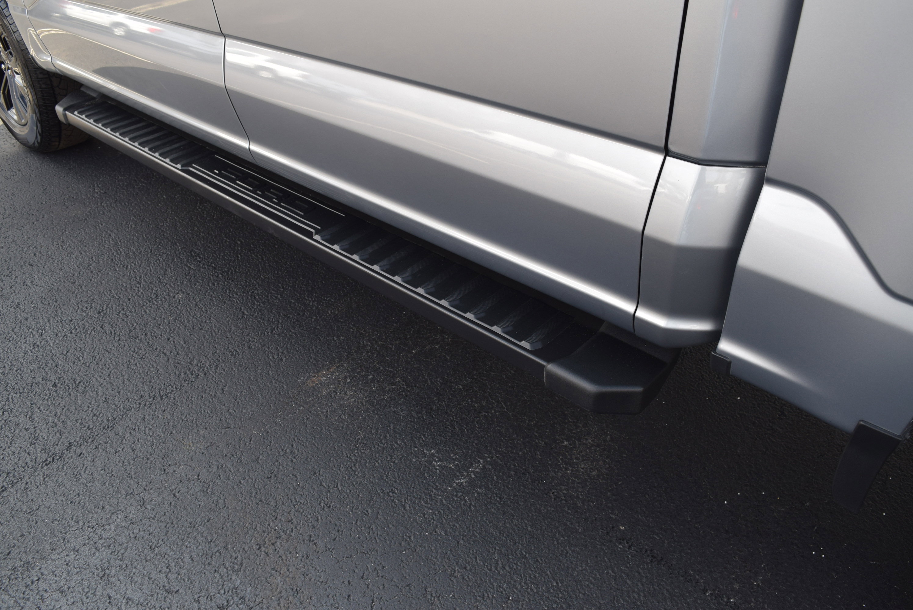 Used 2024 Ford F150 XLT w/ Equipment Group 302A MID image 8