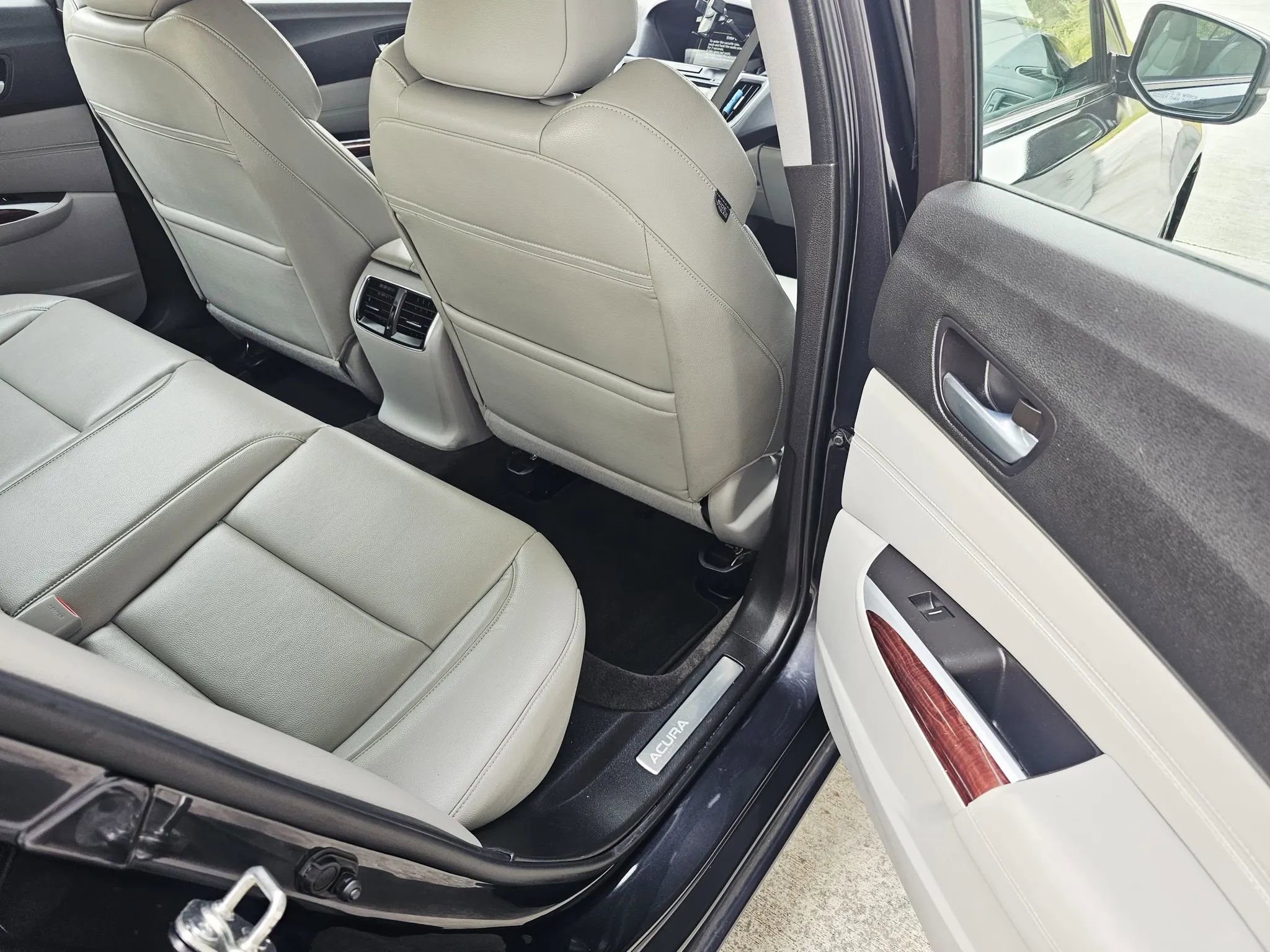 Used 2015 Acura TLX V6 image 12