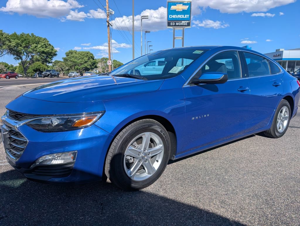 Used 2023 Chevrolet Malibu LT image 1