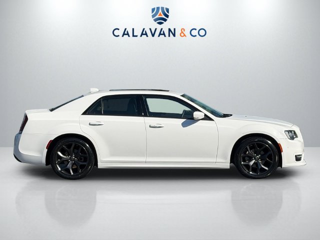 Used 2023 Chrysler 300 Touring L w/ Popular Equipment Group RWD image 8