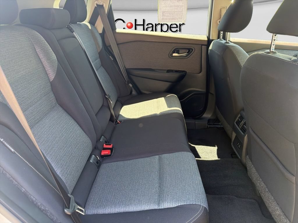 Used 2023 Nissan Rogue SV AWD/4WD image 18