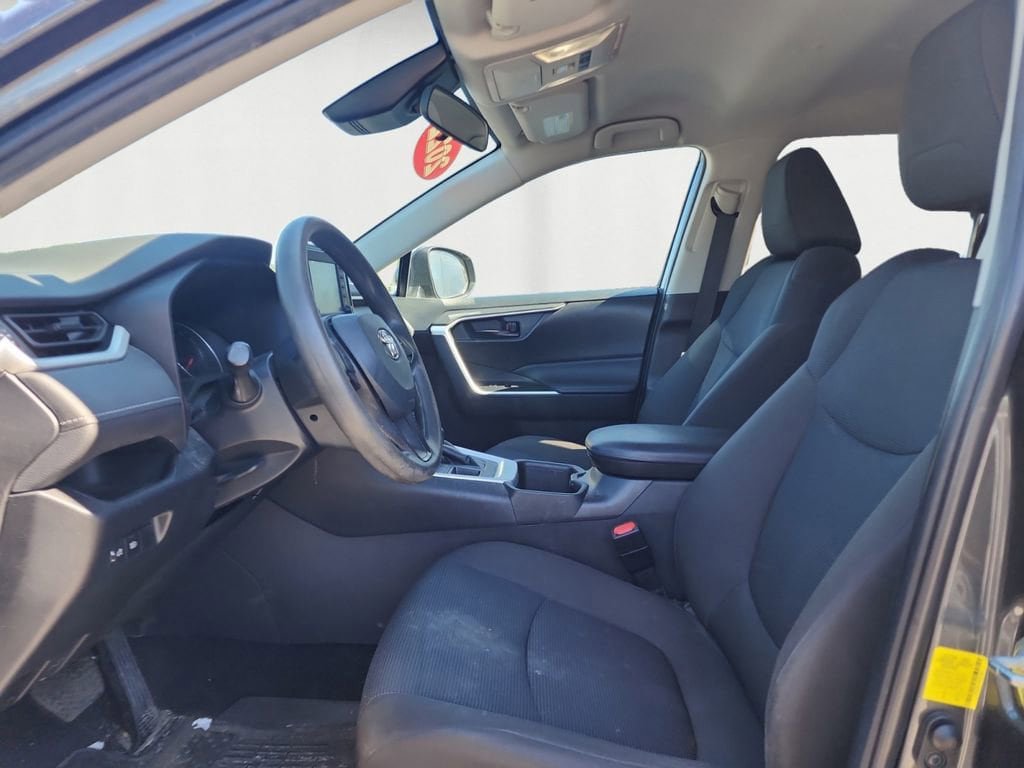 Used 2022 Toyota RAV4 LE AWD/4WD image 10