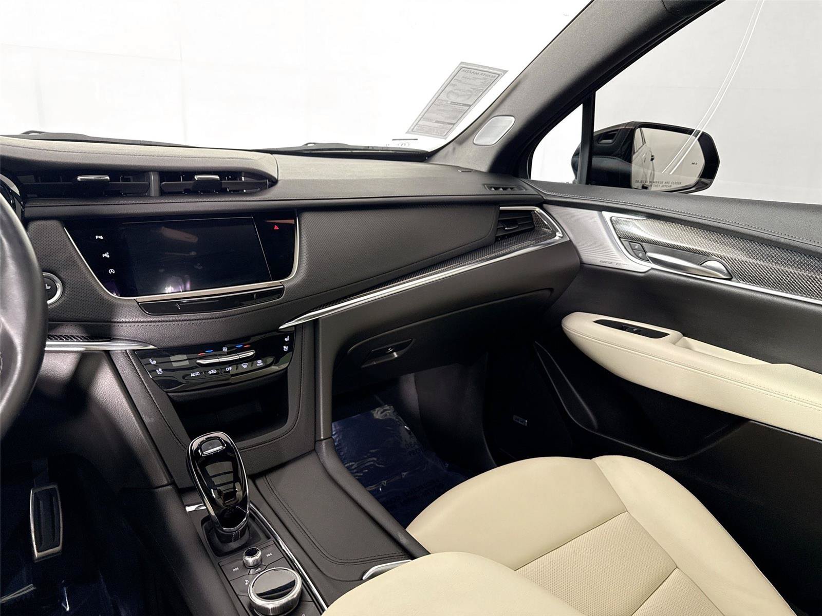 Used 2024 Cadillac XT5 Sportv w/ Technology Package AWD/4WD image 33