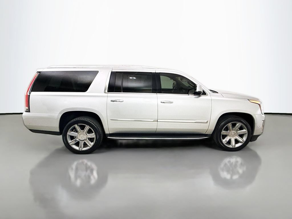 Used 2017 Cadillac Escalade ESV Luxury AWD/4WD image 8