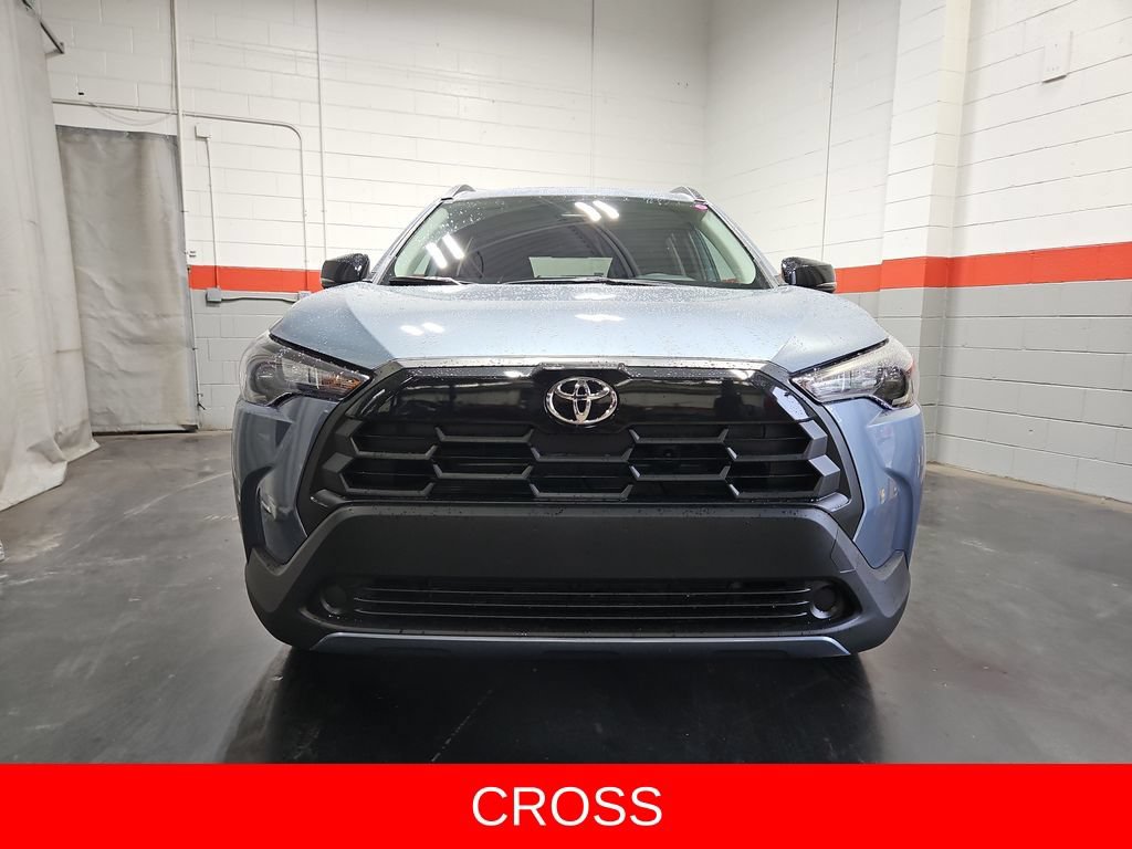 New 2026 Toyota Corolla Cross LE w/ Moonroof Package FWD image 2
