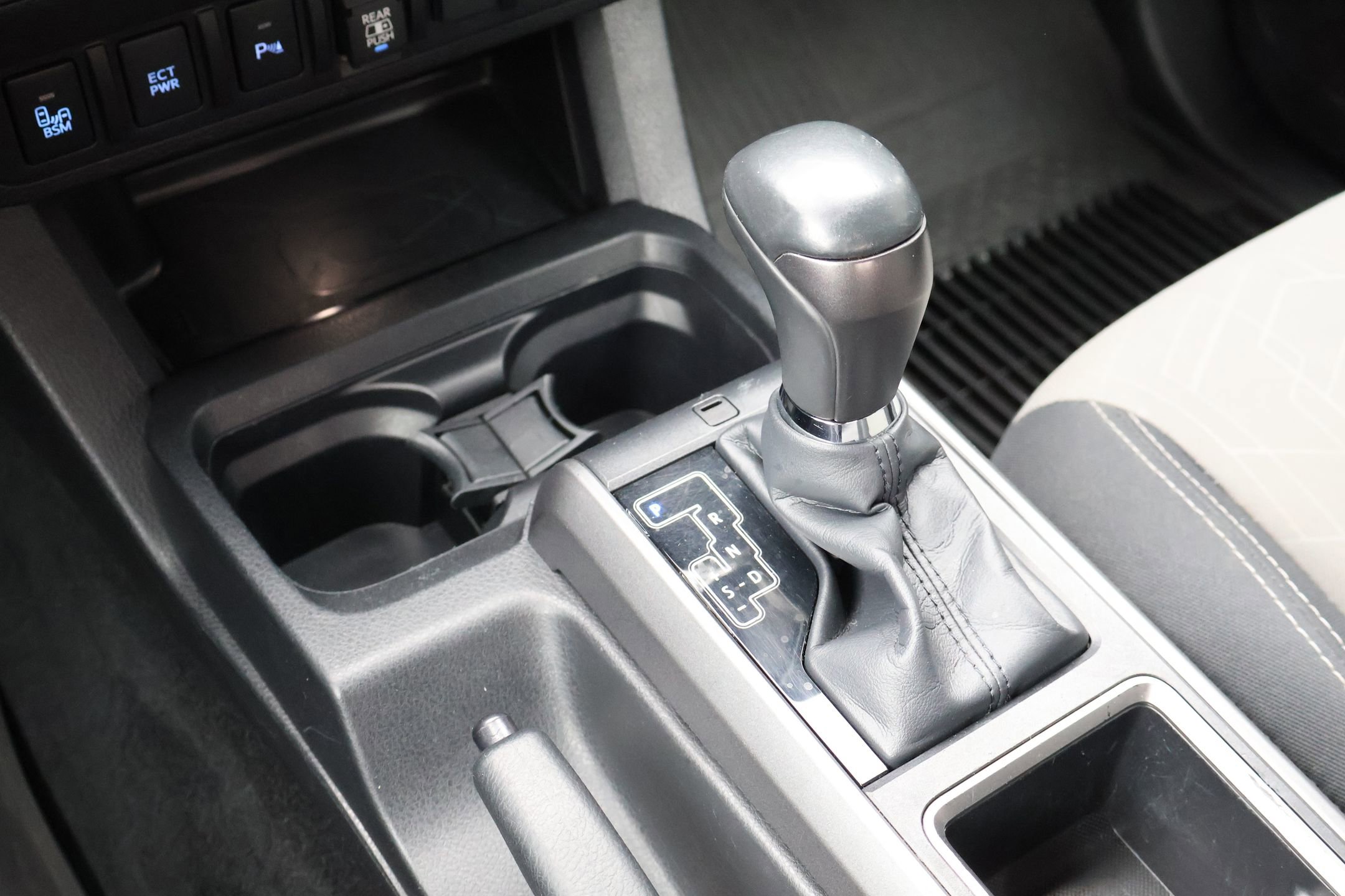 Used 2022 Toyota Tacoma TRD Sport w/ Technology Package image 18