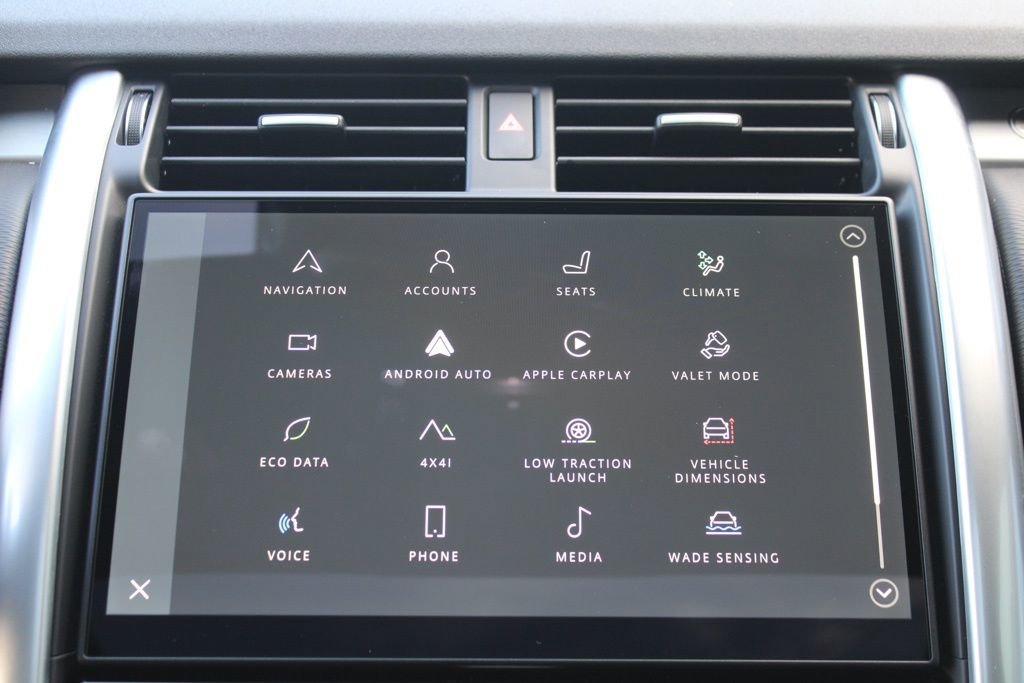 Certified 2025 Land Rover Discovery Dynamic SE image 25