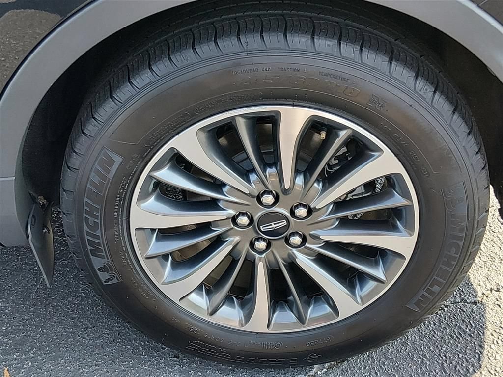 Used 2023 Lincoln Nautilus Reserve w/ Cargo Utility Package FWD image 16
