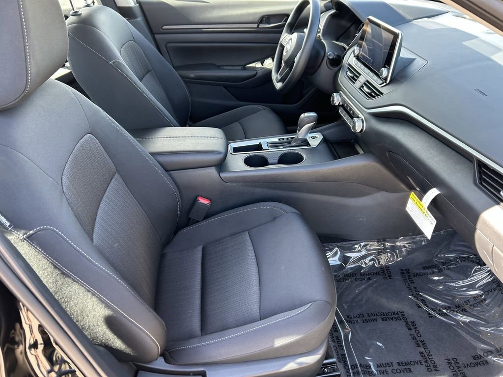Used 2025 Nissan Altima 2.5 S image 9