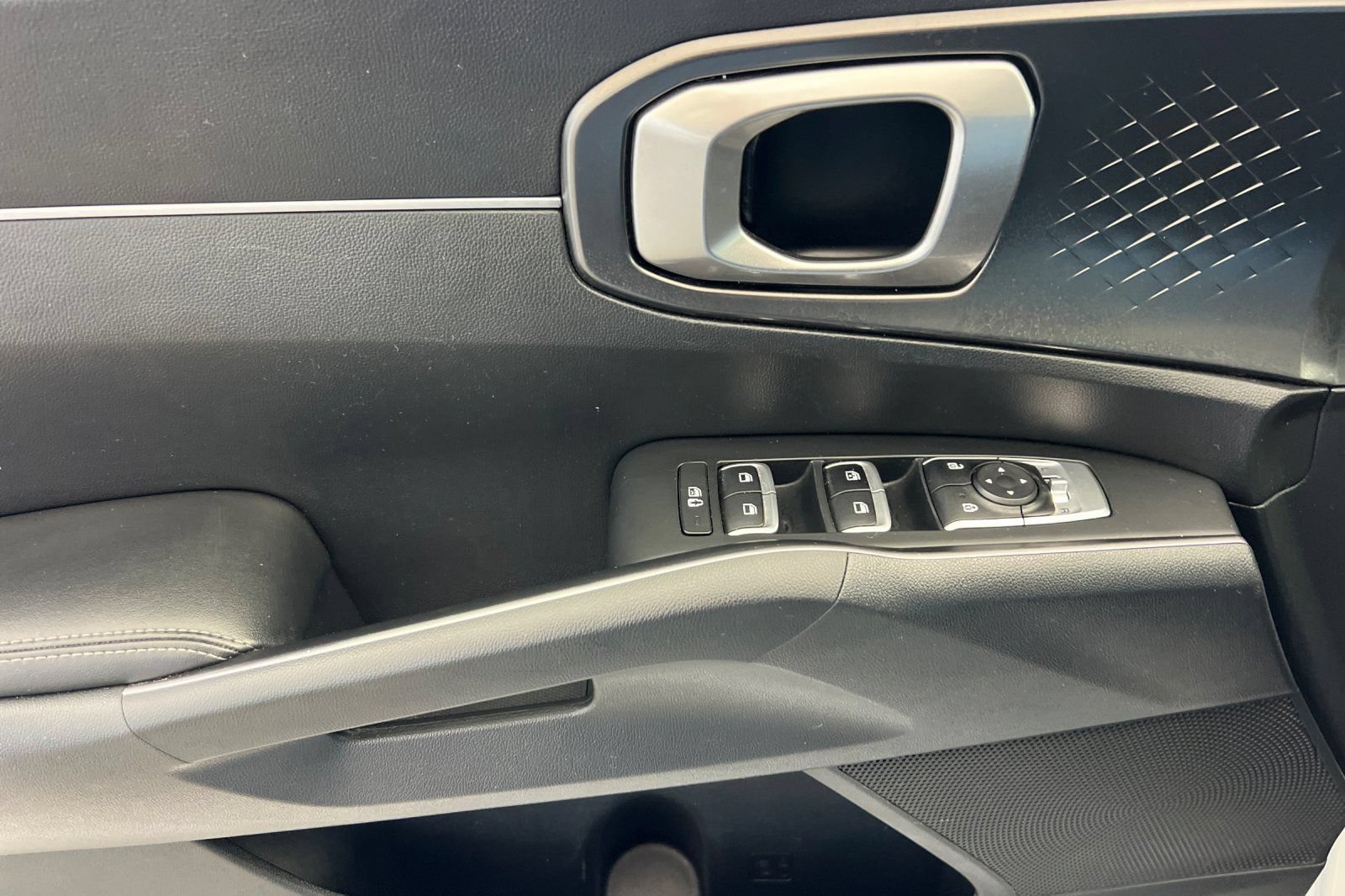 Used 2023 Kia Sorento EX w/ Panoramic Sunroof Package FWD image 14