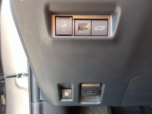 Used 2026 Toyota RAV4 XLE Premium AWD/4WD image 19
