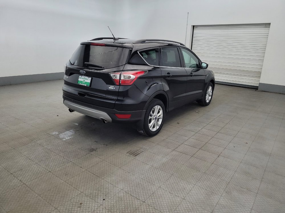 Used 2017 Ford Escape SE w/ Equipment Group 201A AWD/4WD image 9
