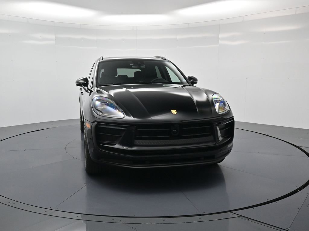 Certified 2026 Porsche Macan image 33