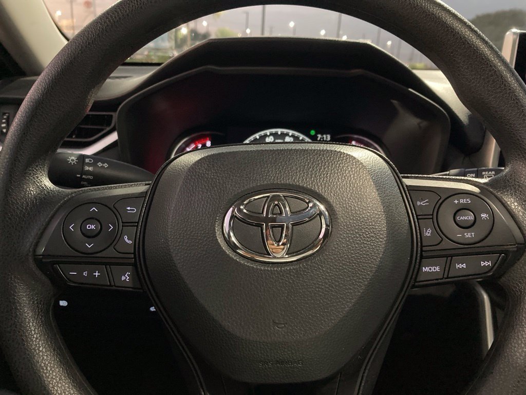 Used 2025 Toyota RAV4 XLE w/ Convenience Package FWD image 20