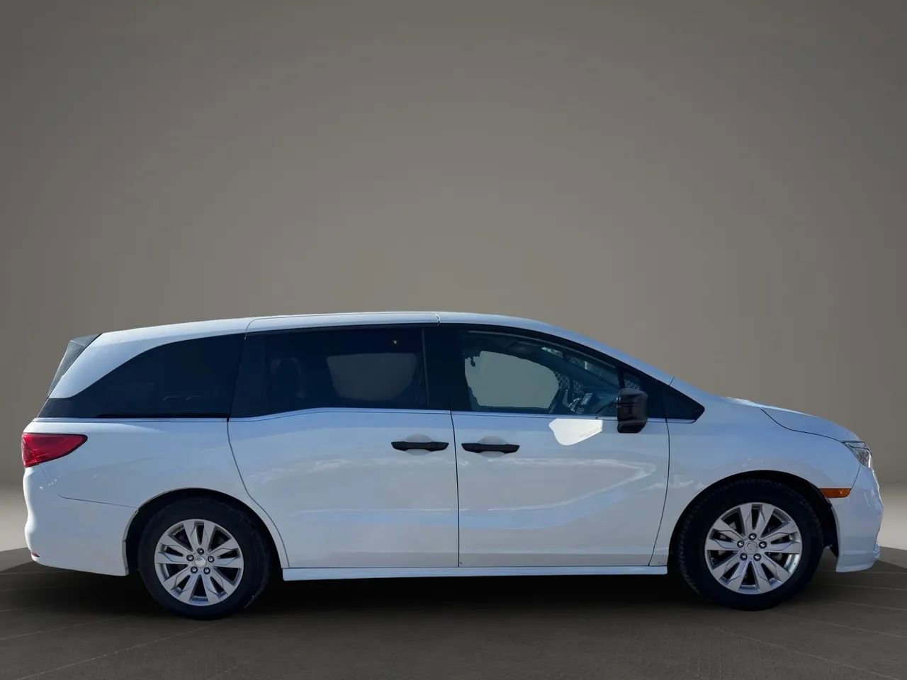 Used 2019 Honda Odyssey LX image 4