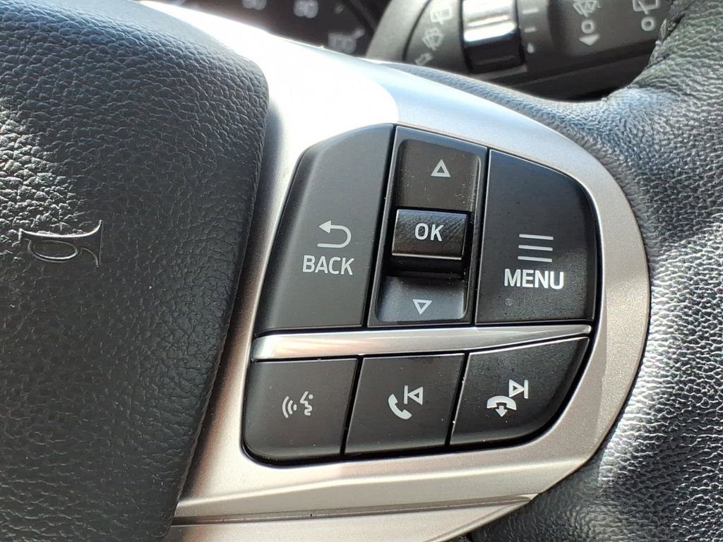 Used 2022 Ford Explorer Limited w/ Equipment Group 301A AWD/4WD image 28