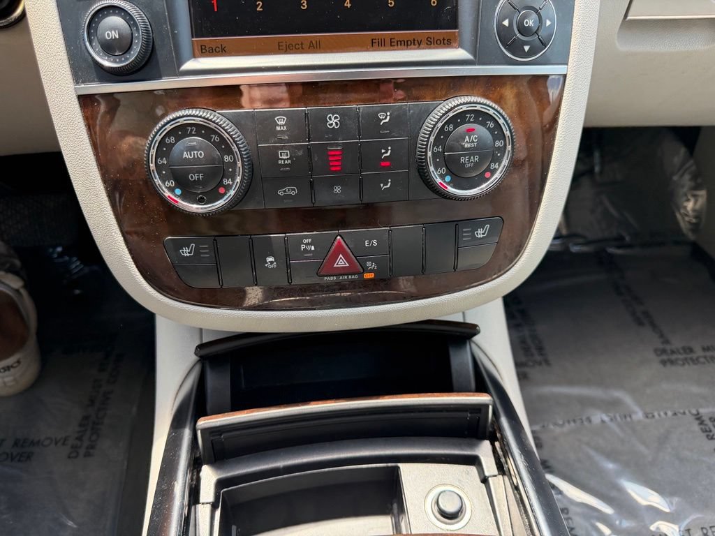 Used 2012 Mercedes-Benz R 350 4MATIC image 27