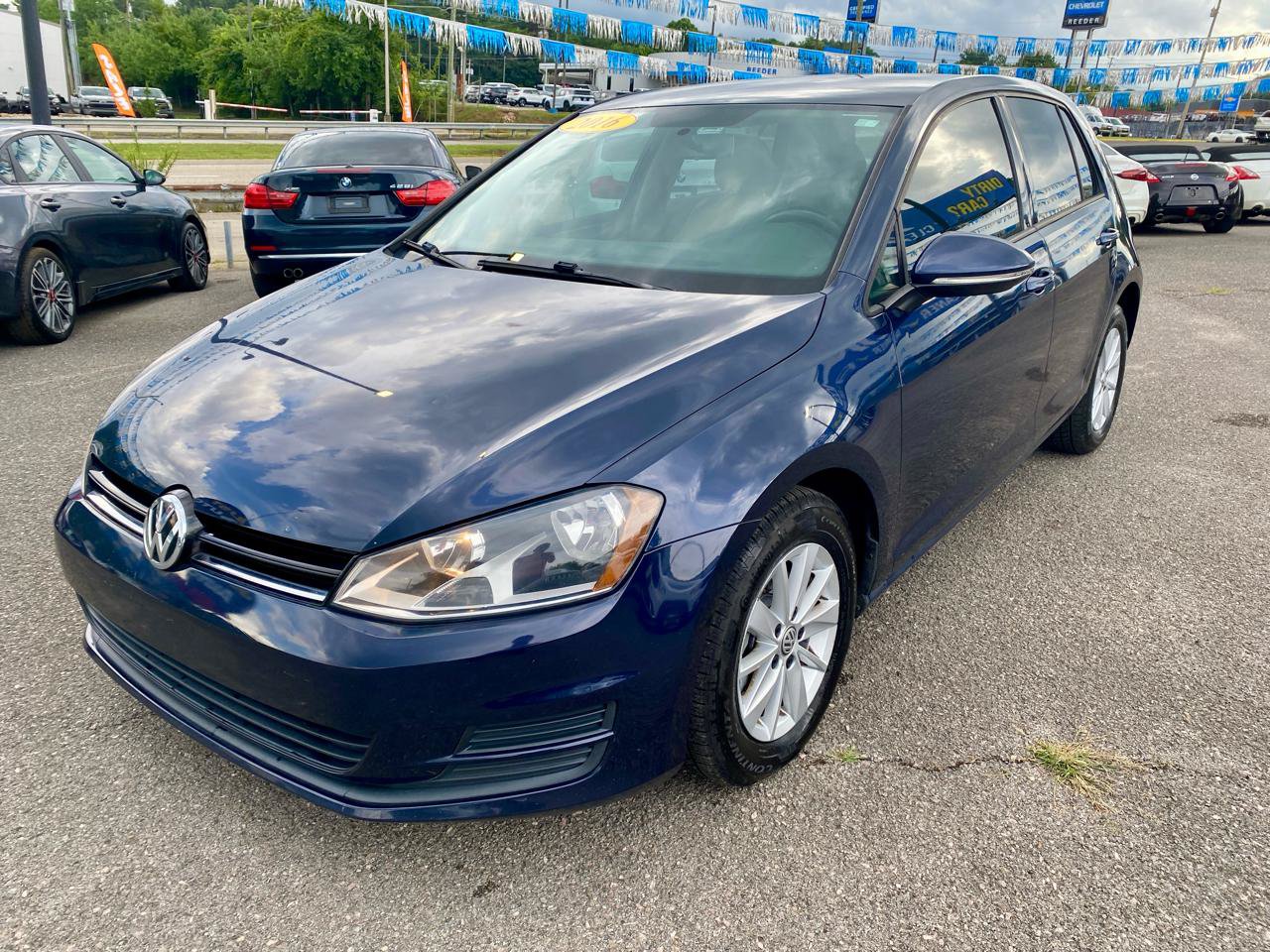 Used 2016 Volkswagen Golf S FWD image 3