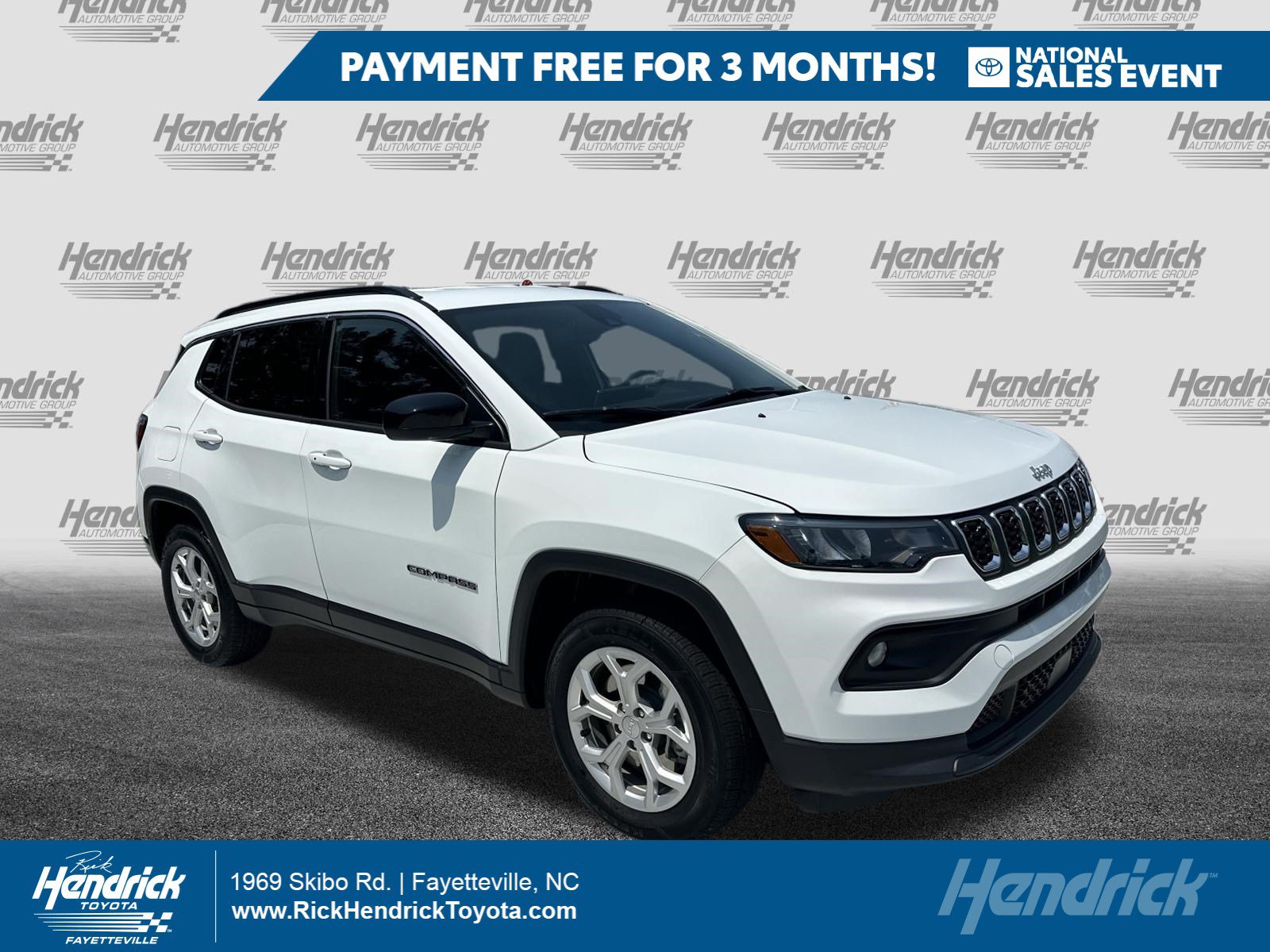 Used 2024 Jeep Compass Latitude AWD/4WD image 1