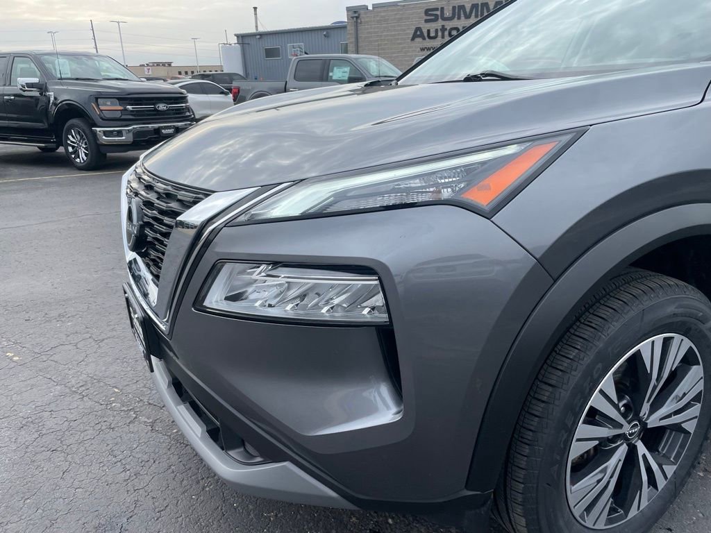 Used 2023 Nissan Rogue SV image 35