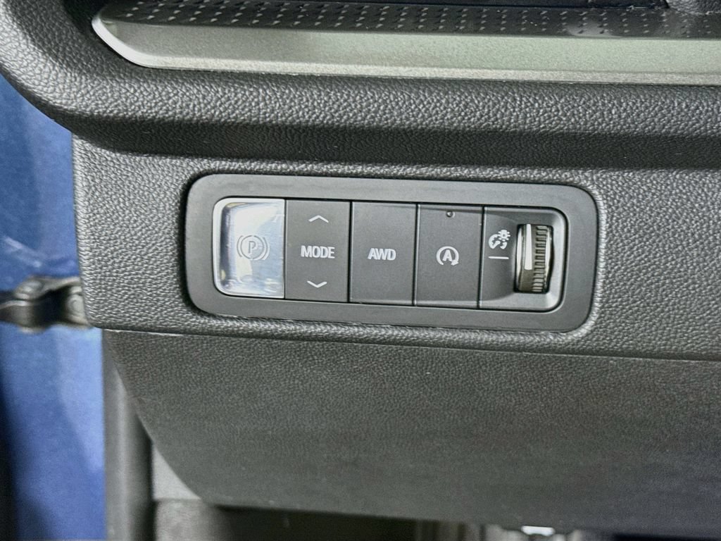 Used 2024 Chevrolet Traverse LT AWD/4WD image 19