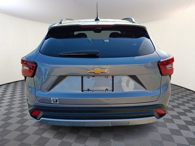 Used 2025 Chevrolet Trax LT FWD image 5