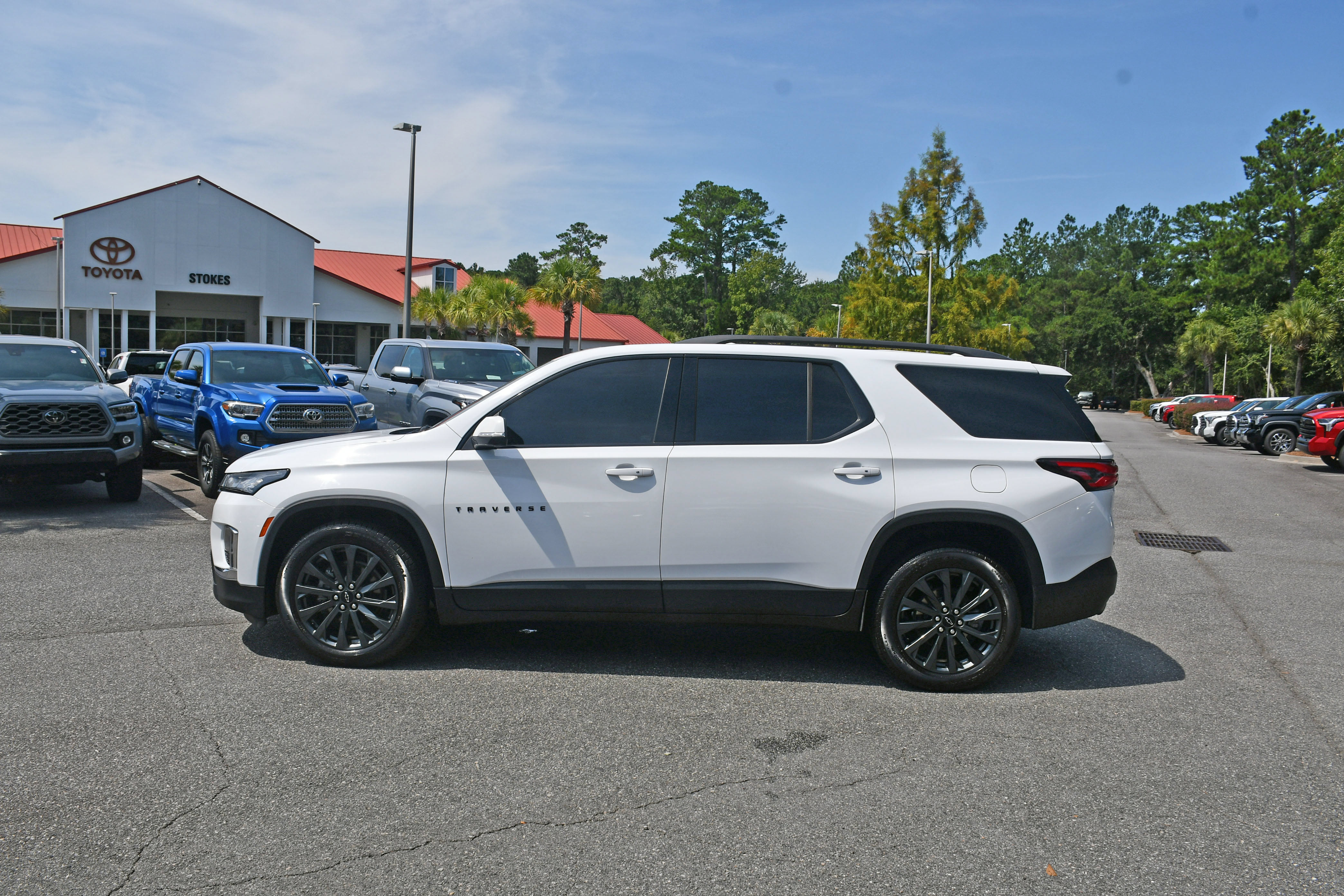Used 2023 Chevrolet Traverse RS w/ LPO, Floor Liner Package AWD/4WD image 2