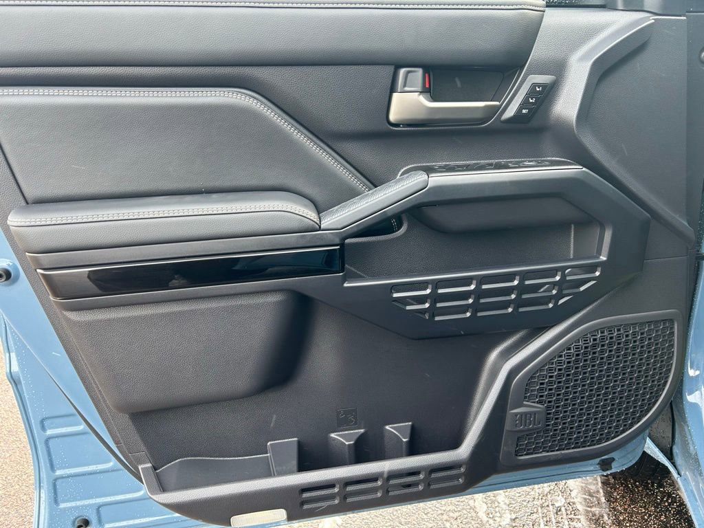 Used 2025 Toyota 4Runner Limited w/ Tow Technology Package image 11