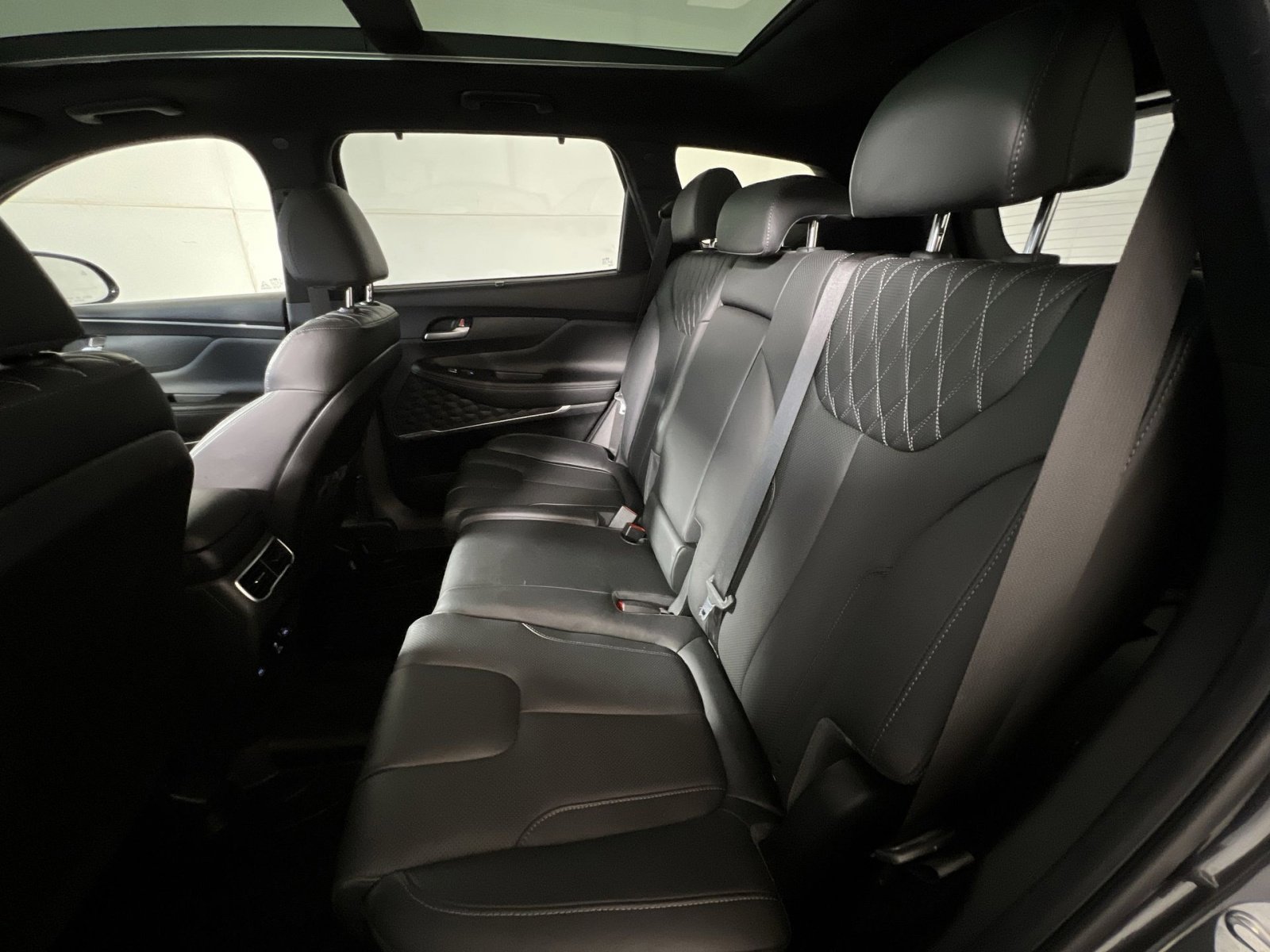 Used 2023 Hyundai Santa Fe Calligraphy AWD/4WD image 25