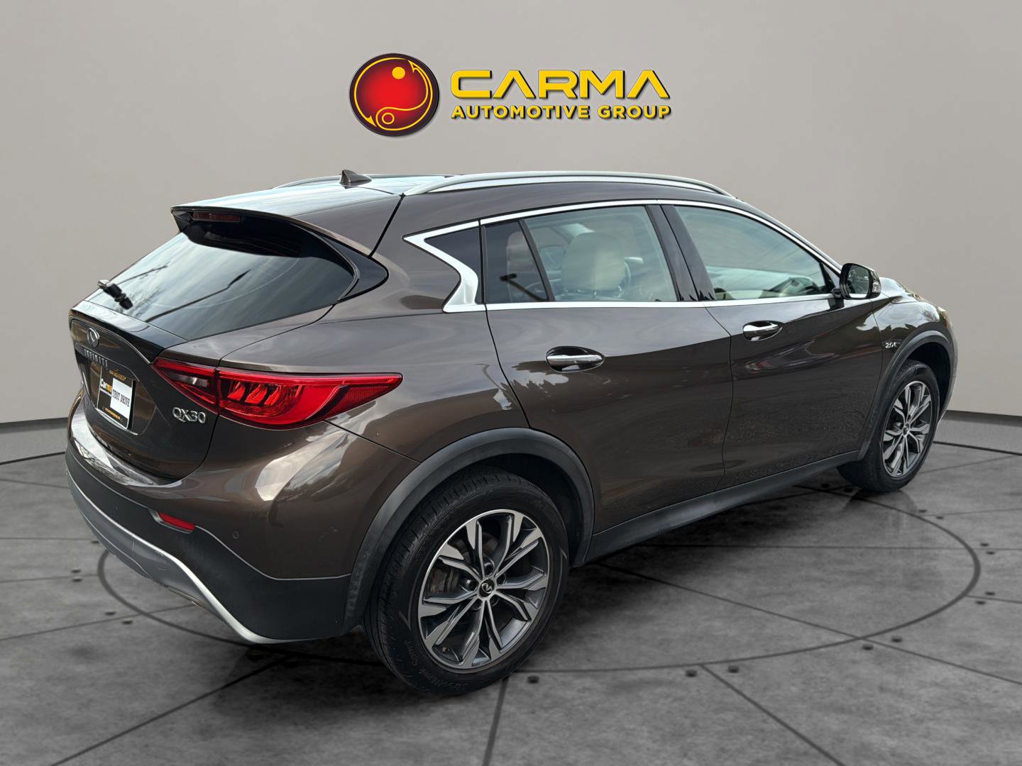 Used 2018 INFINITI QX30 Premium w/ Navigation Package image 8