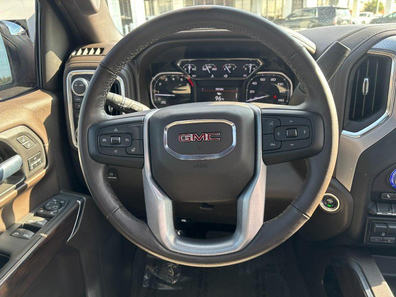 Used 2022 GMC Sierra 1500 SLT w/ SLT Premium Package AWD/4WD image 15