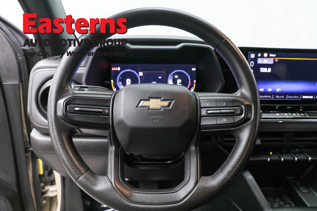 Used 2024 Chevrolet Colorado W/T image 10