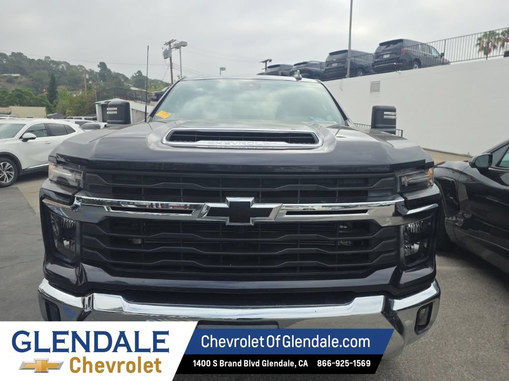 Used 2024 Chevrolet Silverado 2500 LT AWD/4WD image 9