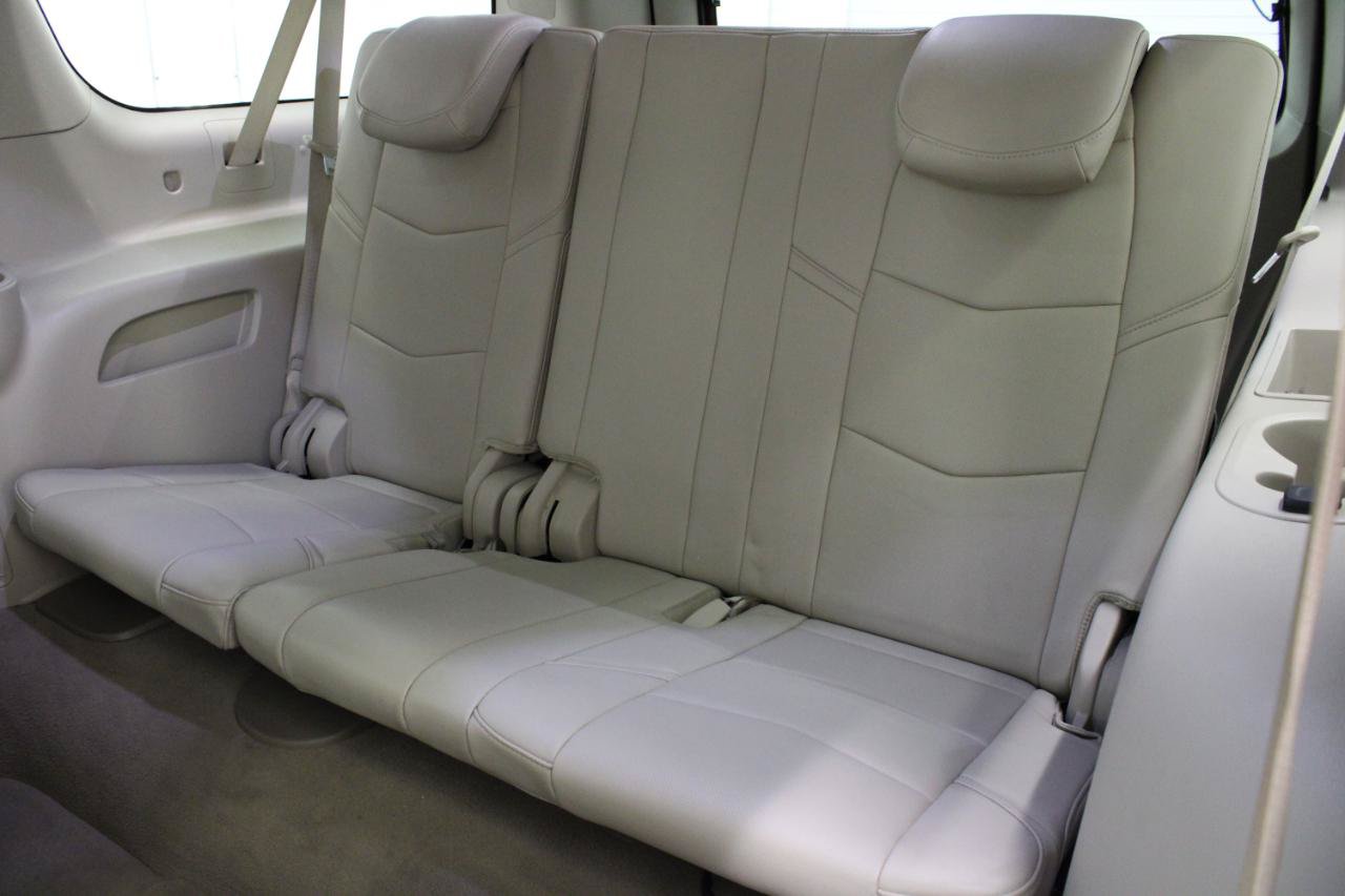 Used 2019 Cadillac Escalade ESV Premium Luxury AWD/4WD image 45
