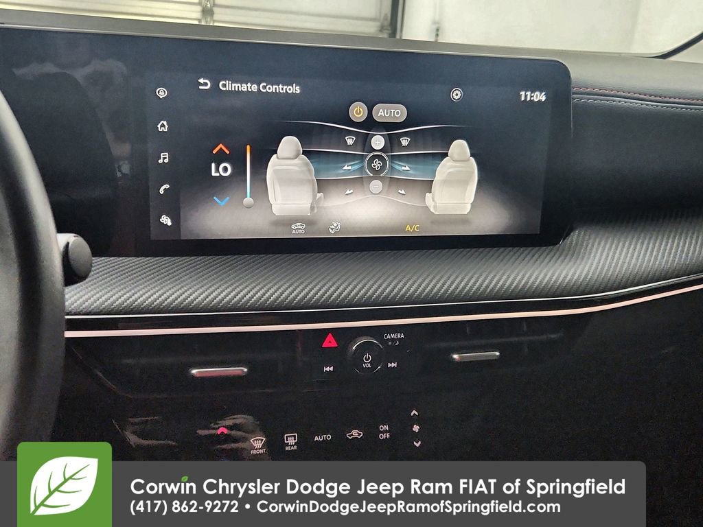 Used 2025 Nissan Kicks SR w/ Illumination Package image 25