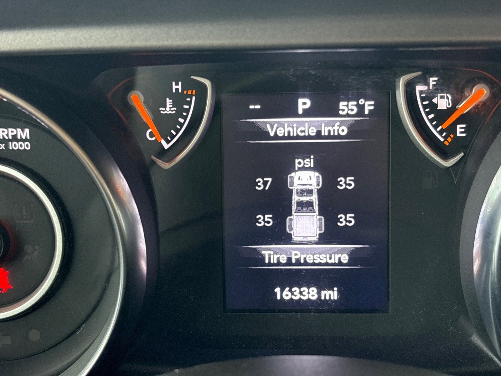 Used 2023 Jeep Gladiator Sport image 14