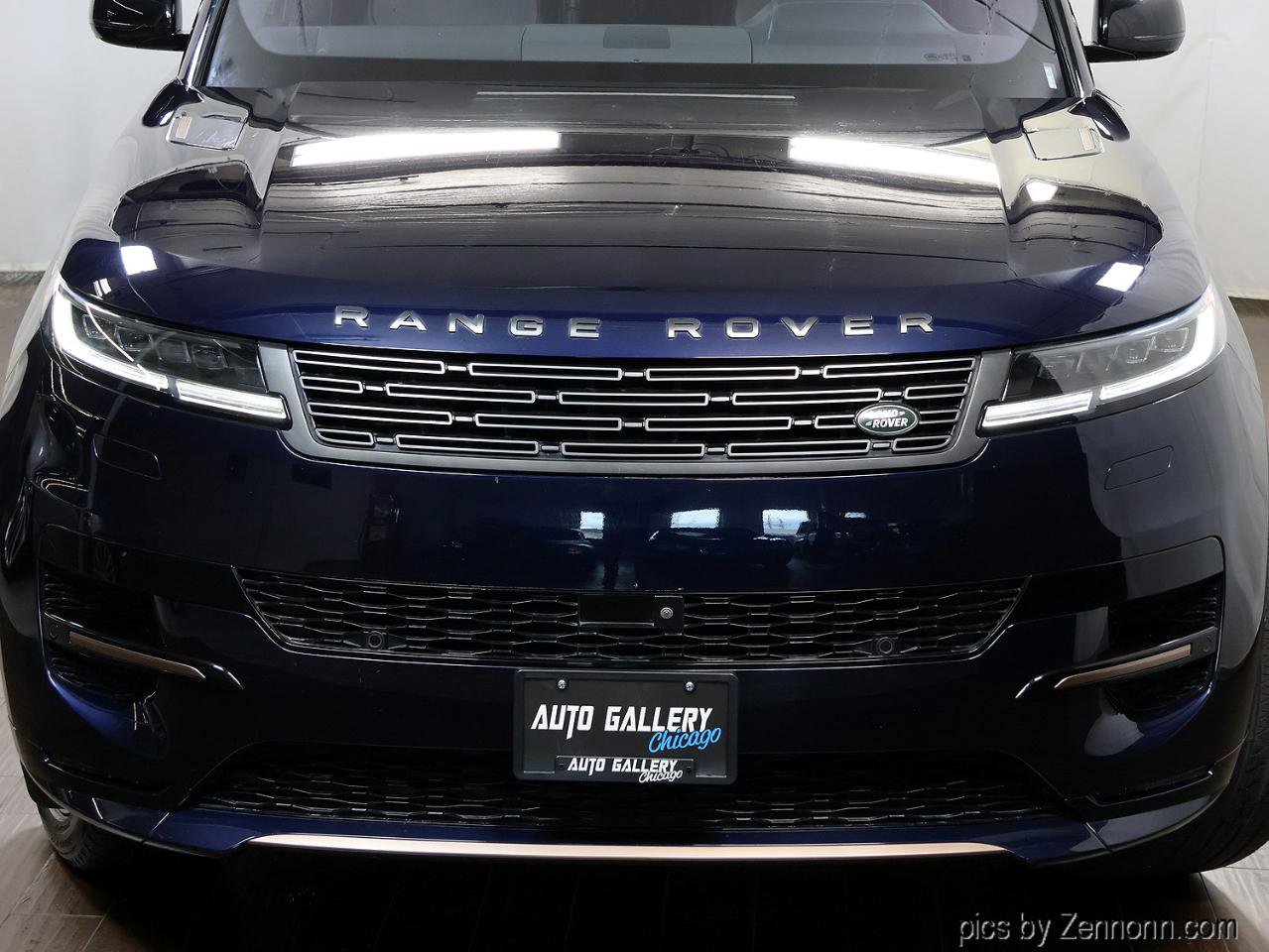 Used 2023 Land Rover Range Rover Sport SE Dynamic AWD/4WD image 9